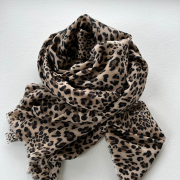 Three M Leo Scarf