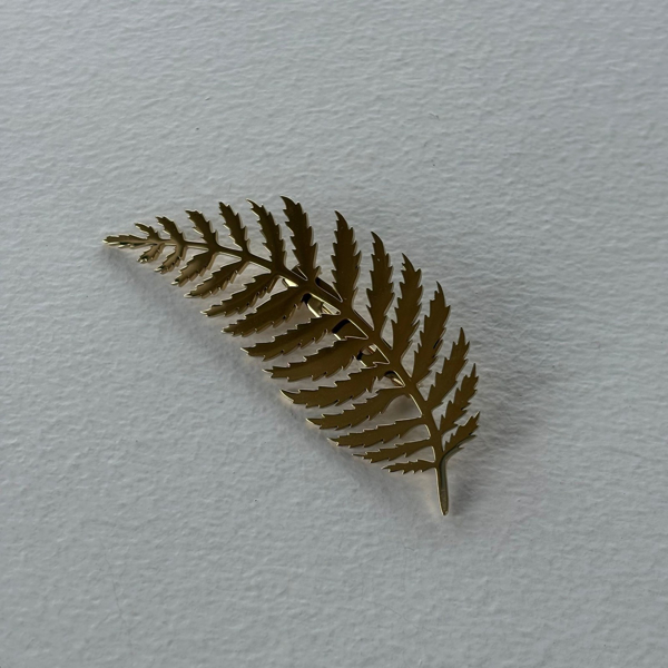Three M Broche Leaf